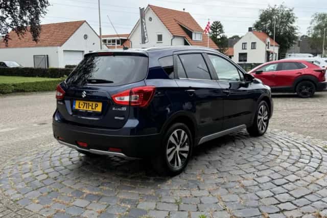 Suzuki S-Cross (2026) thumbnail 2