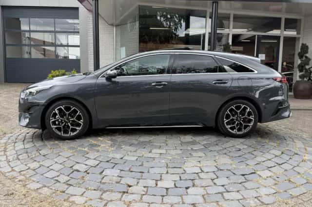 Kia ProCeed (2026) thumbnail 4