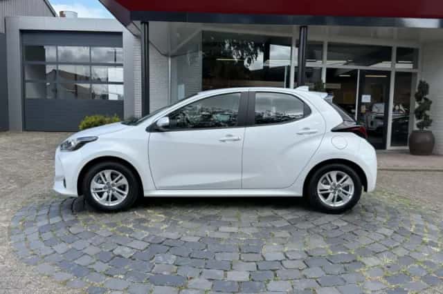 Mazda 2 Hybrid (2026) thumbnail 4