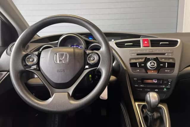 Honda Civic (2014) thumbnail 3