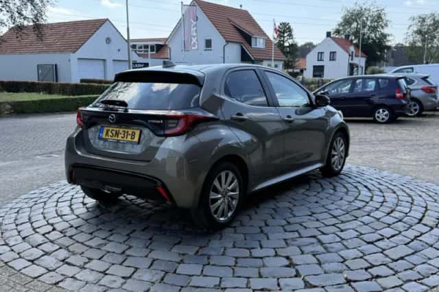 Mazda 2 Hybrid (2022) thumbnail 2