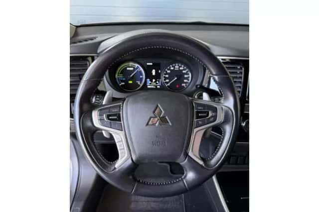 Mitsubishi Outlander (2019) thumbnail 6