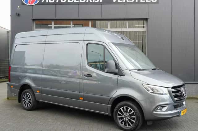 Mercedes-Benz Sprinter (2018) thumbnail 1