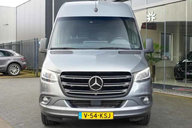 Mercedes-Benz Sprinter (2018) thumbnail 2
