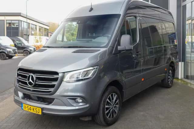 Mercedes-Benz Sprinter (2018) thumbnail 3