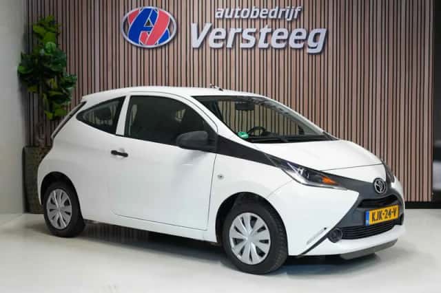 Toyota Aygo (2017) thumbnail 1