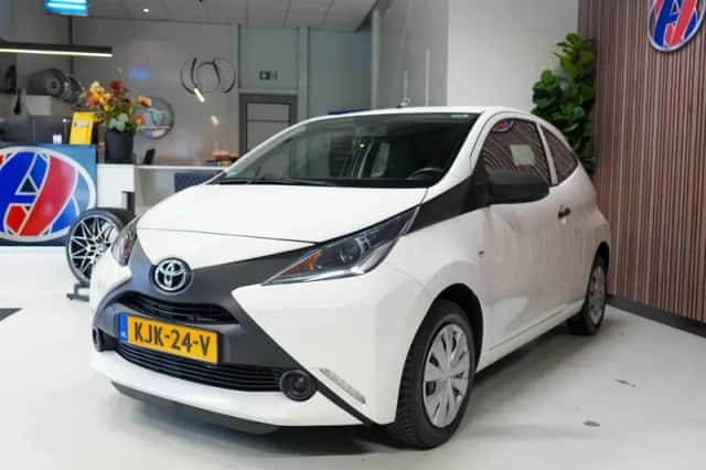 Toyota Aygo (2017) thumbnail 3