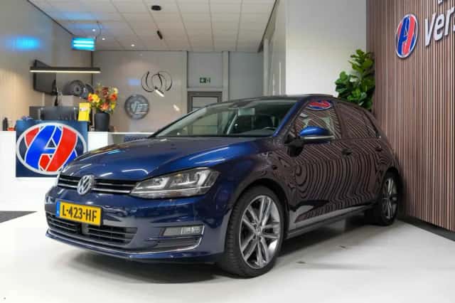 Volkswagen Golf (2015) thumbnail 3