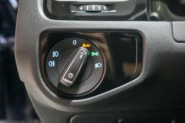 Volkswagen Golf (2015) thumbnail 6