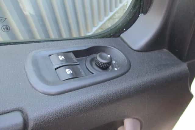 Opel Movano (2014) thumbnail 6