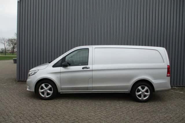Mercedes-Benz Vito (2020) thumbnail 2