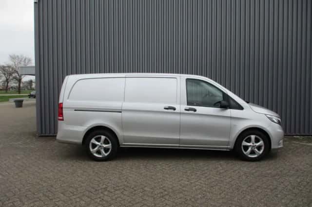 Mercedes-Benz Vito (2020) thumbnail 3
