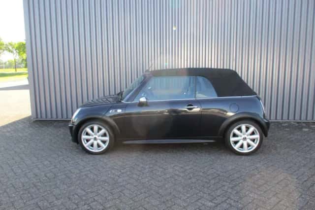 MINI Cooper (2007) thumbnail 2