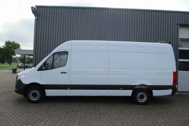 Mercedes-Benz Sprinter (2019) thumbnail 2