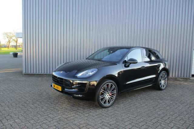 Porsche Macan (2017) thumbnail 1