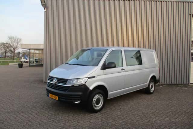 Volkswagen Transporter (2021) thumbnail 1