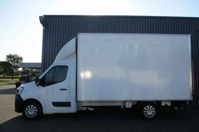 Renault Master (2023) thumbnail 2