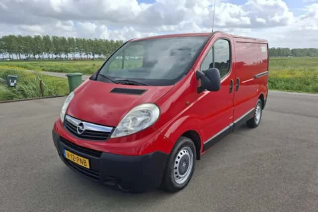 Opel Vivaro (2008) thumbnail 1