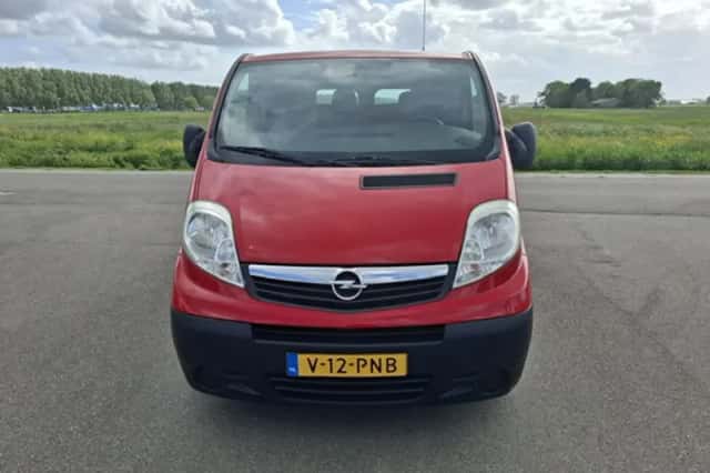 Opel Vivaro (2008) thumbnail 2