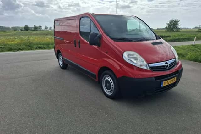 Opel Vivaro (2008) thumbnail 3
