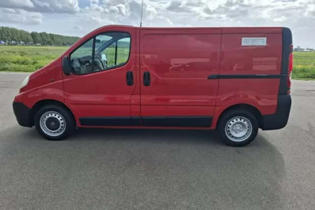 Opel Vivaro (2008) thumbnail 4