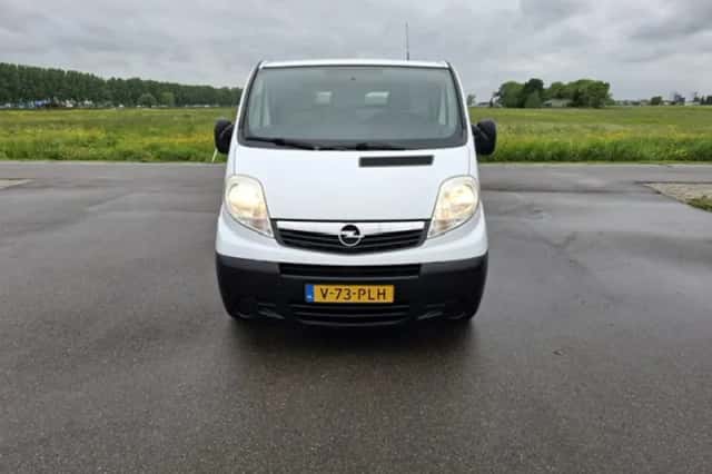 Opel Vivaro (2007) thumbnail 2