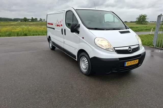 Opel Vivaro (2007) thumbnail 3