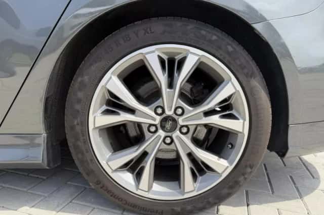 Ford Mondeo (2017) thumbnail 2