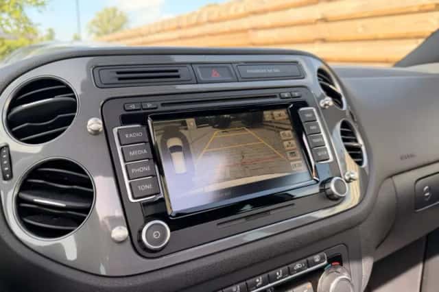 Volkswagen Tiguan (2014) thumbnail 2