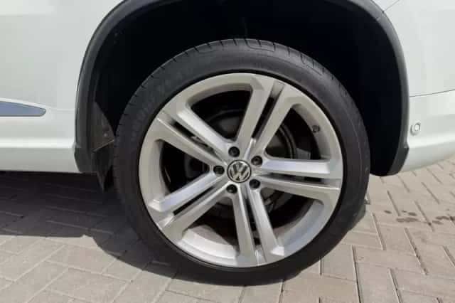 Volkswagen Tiguan (2014) thumbnail 4