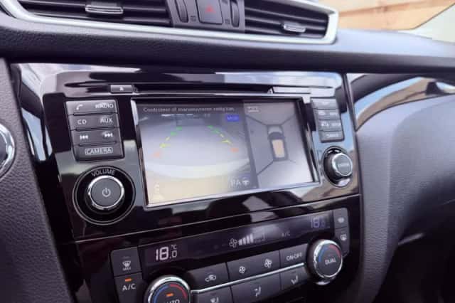 Nissan Qashqai (2017) thumbnail 2