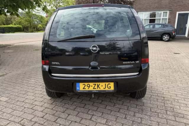 Opel Meriva (2008) thumbnail 4