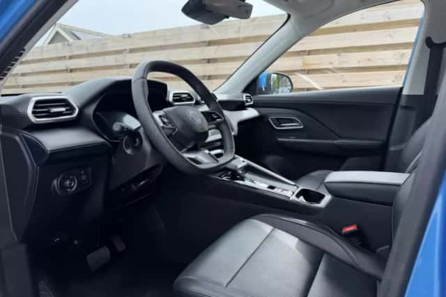 MG ZS (2025) thumbnail 6