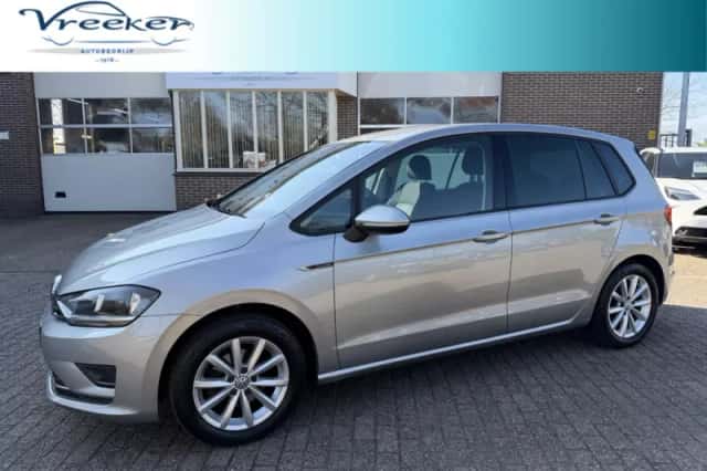 Volkswagen Golf Sportsvan (2015) thumbnail 1