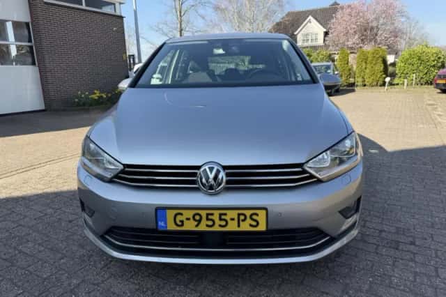 Volkswagen Golf Sportsvan (2015) thumbnail 2