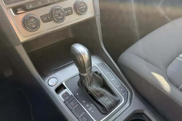 Volkswagen Golf Sportsvan (2015) thumbnail 6