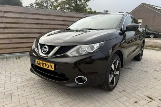 Nissan Qashqai (2015) thumbnail 2