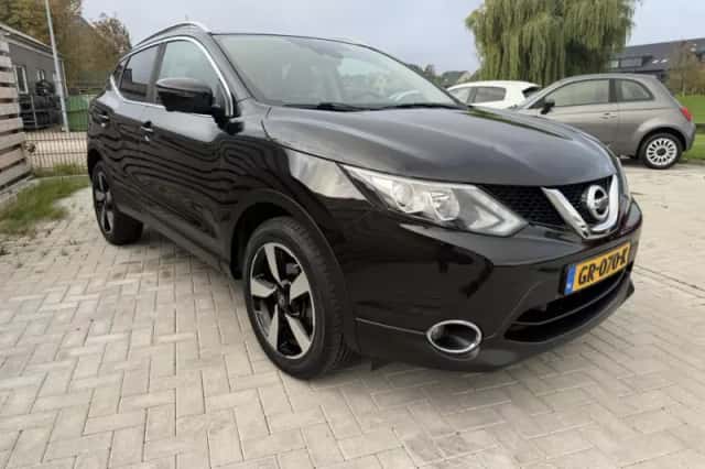 Nissan Qashqai (2015) thumbnail 3