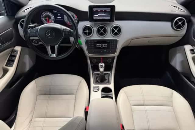 Mercedes-Benz A-Klasse (2012) thumbnail 3