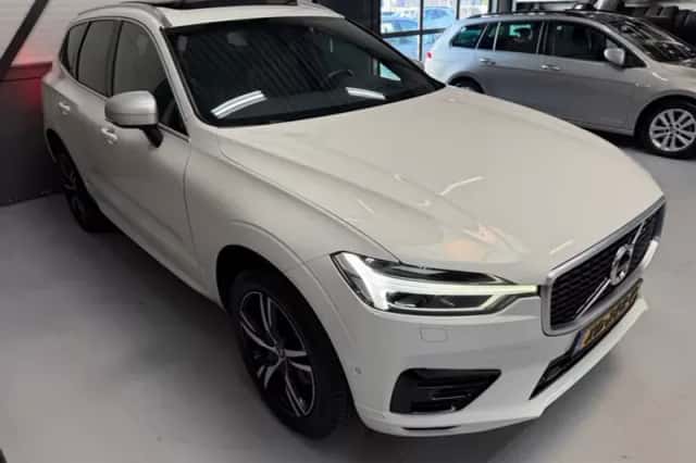 Volvo XC60 (2018) thumbnail 4