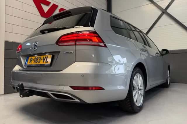 Volkswagen Golf (2019) thumbnail 3
