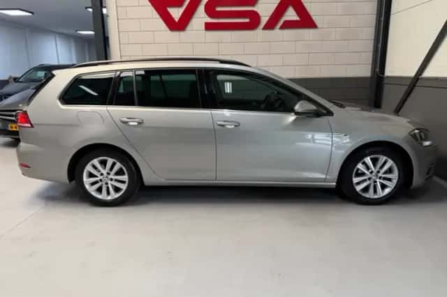 Volkswagen Golf (2019) thumbnail 6