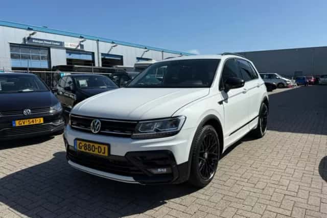 Volkswagen Tiguan (2019) thumbnail 2