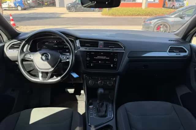 Volkswagen Tiguan (2019) thumbnail 5
