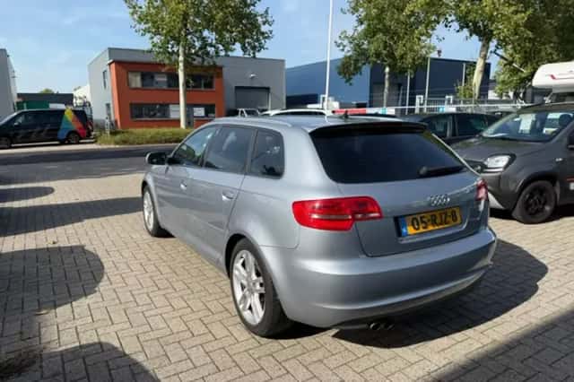Audi A3 (2011) thumbnail 4