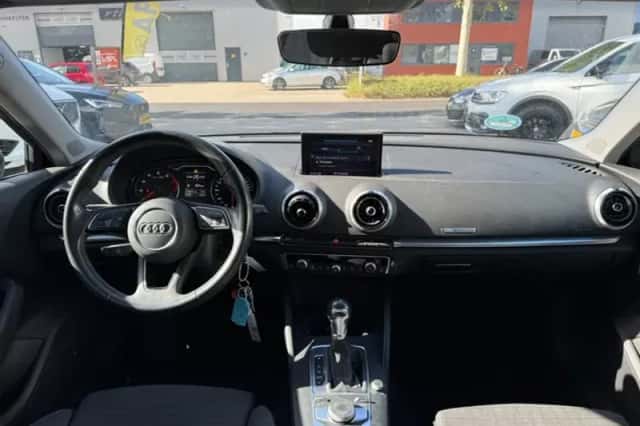 Audi A3 (2018) thumbnail 5