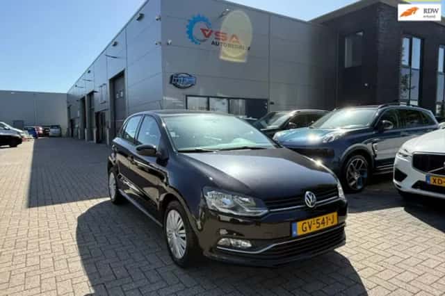 Volkswagen Polo (2015) thumbnail 1