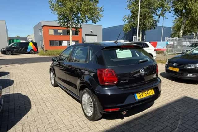 Volkswagen Polo (2015) thumbnail 3