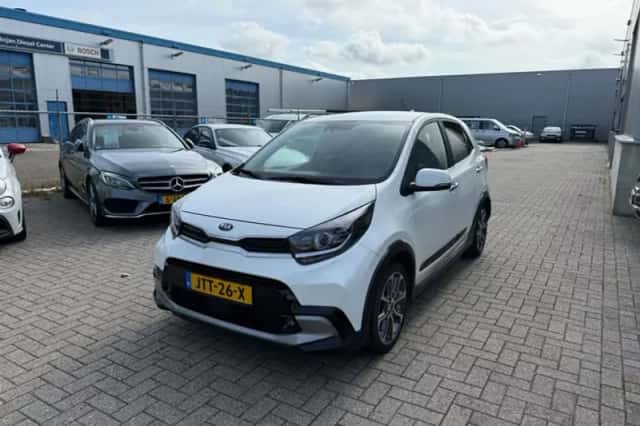 Kia Picanto (2021) thumbnail 3