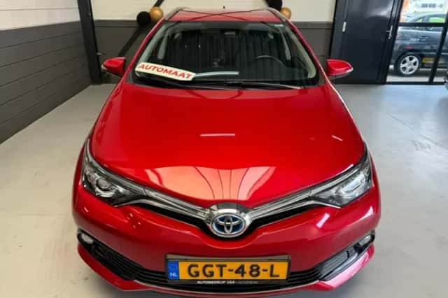Toyota Auris (2017) thumbnail 3